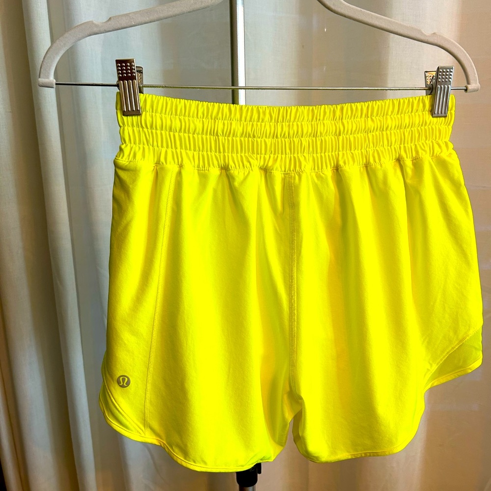 Lululemon shorts size 6